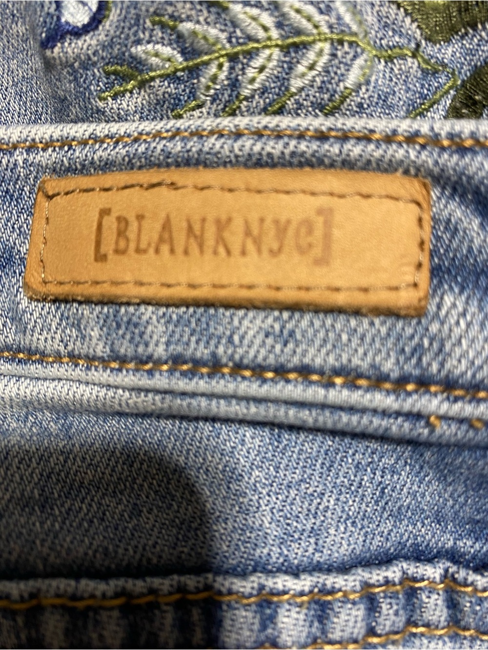 Blank NYC Floral Embroidered Skinny Jeans Boho Beachy Cottage Size 28 - Picture 13 of 15